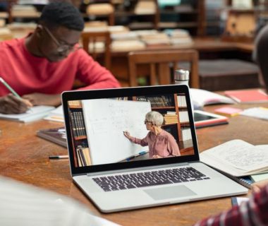 A Guide on How to Benefit from Online Short-Courses as a Working Student